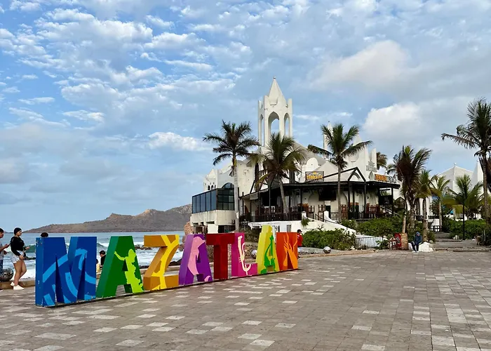 302 Excelente apto muy Cerca de Playa Mazatlán